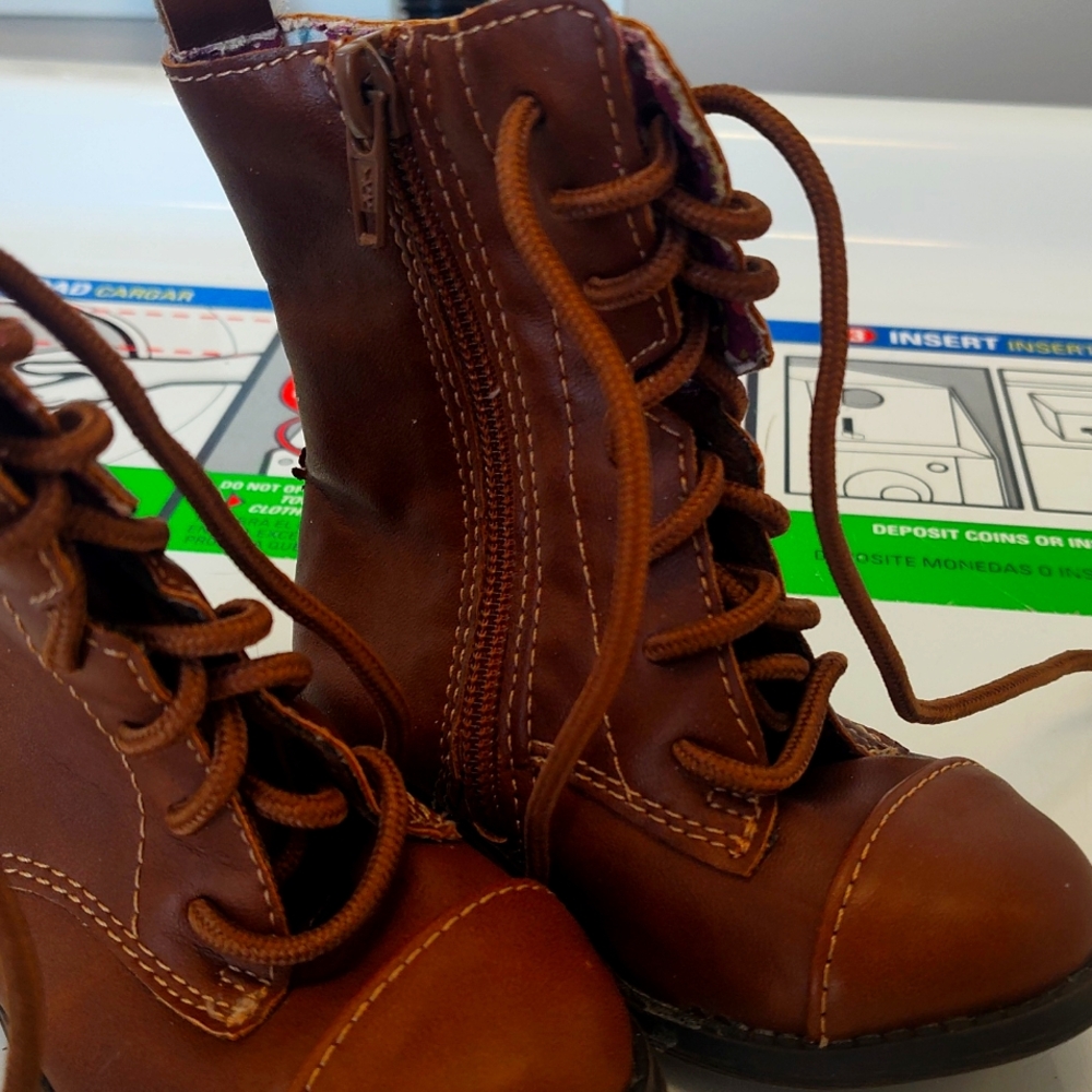 Girls brown lace up boots